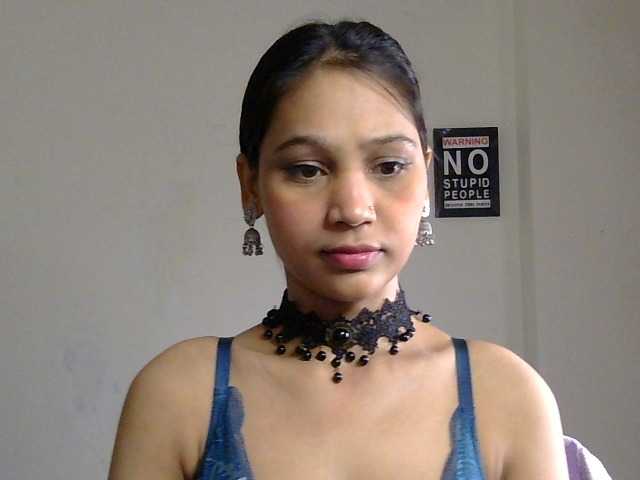 Yashika live cam on BongaCams
