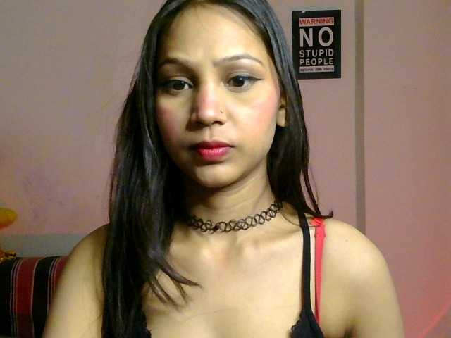 Yashika live cam on BongaCams
