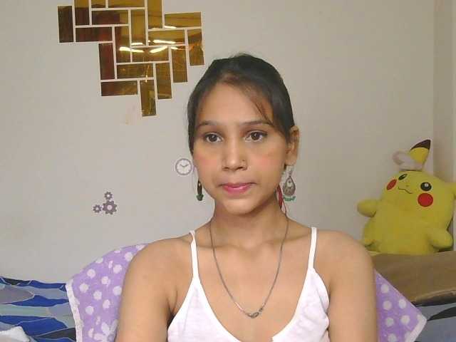 Yashika live cam on BongaCams