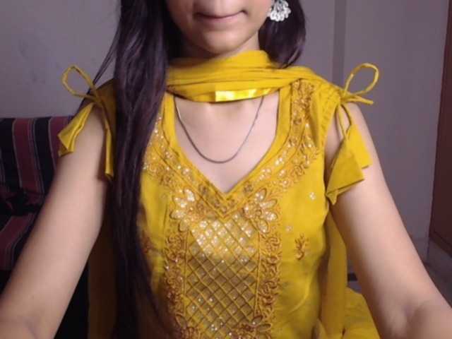 Yashika live cam on BongaCams