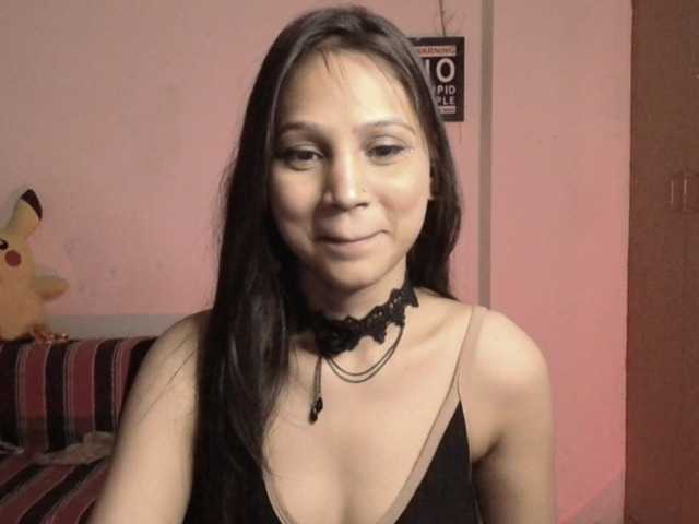 Yashika live cam on BongaCams