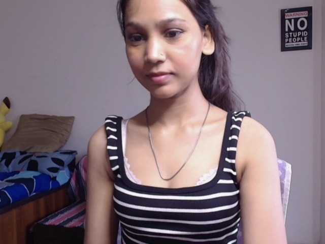 Yashika live cam on BongaCams