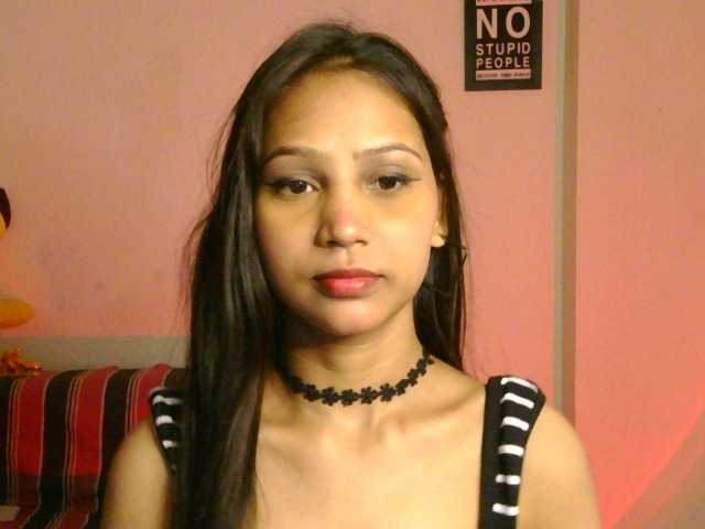 Yashika live cam on BongaCams