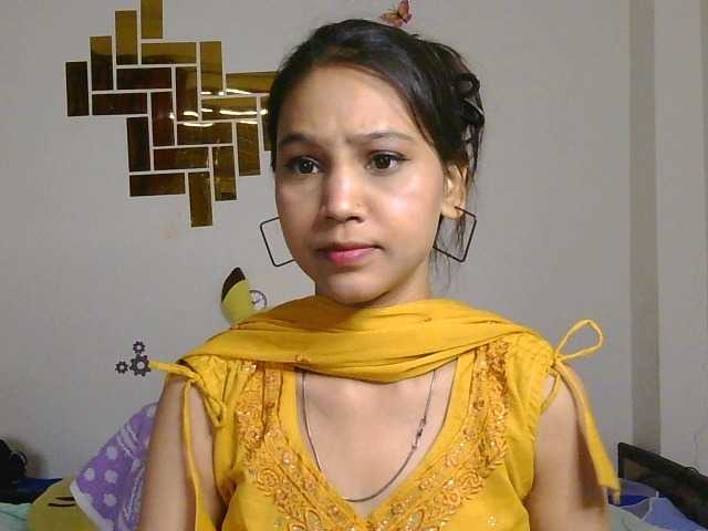 Yashika live cam on BongaCams