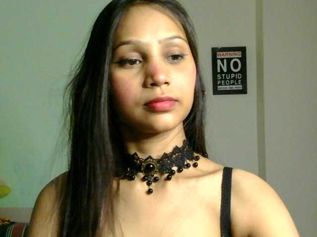 Yashika live cam on BongaCams