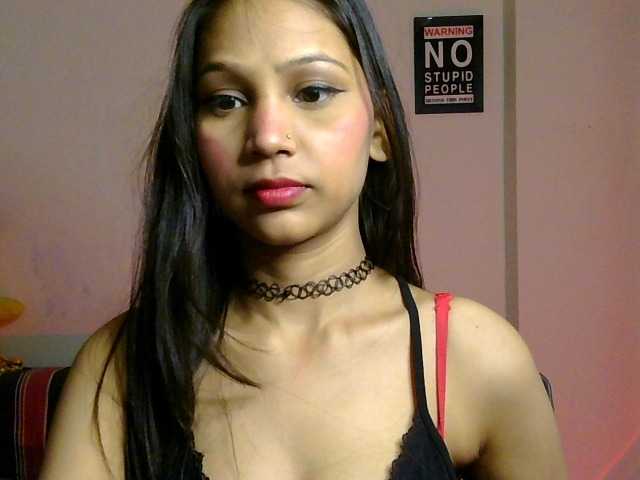 Yashika live cam on BongaCams