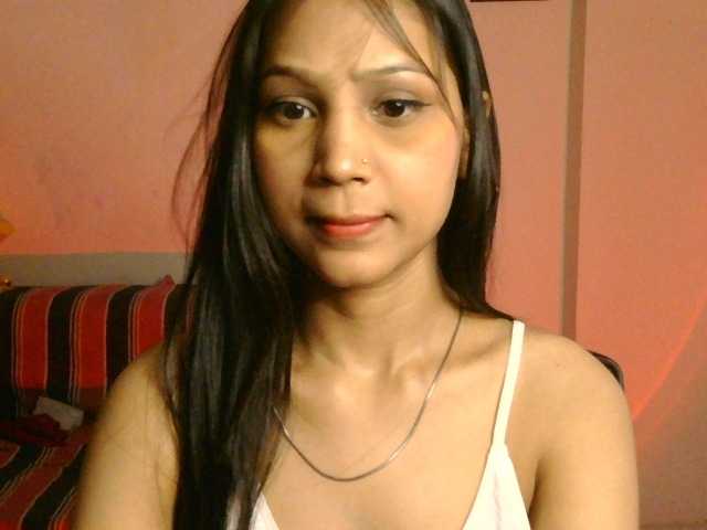 Yashika live cam on BongaCams