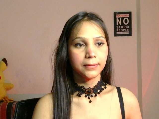 Yashika live cam on BongaCams