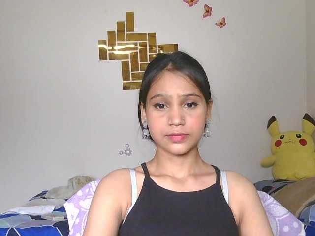 Yashika live cam on BongaCams