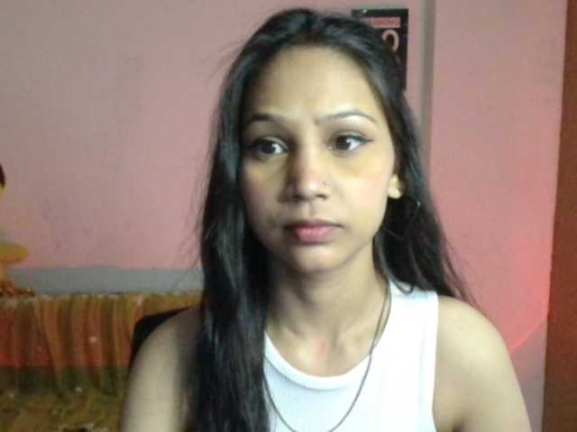 Yashika live cam on BongaCams