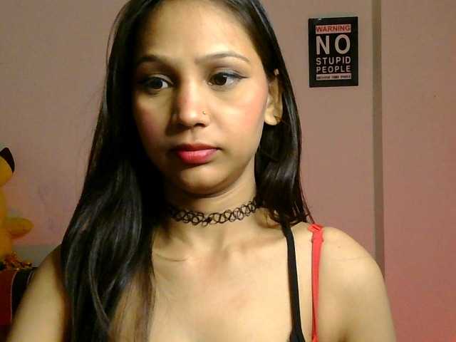 Yashika live cam on BongaCams