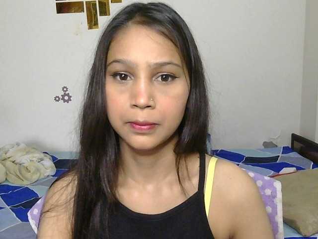 Yashika live cam on BongaCams