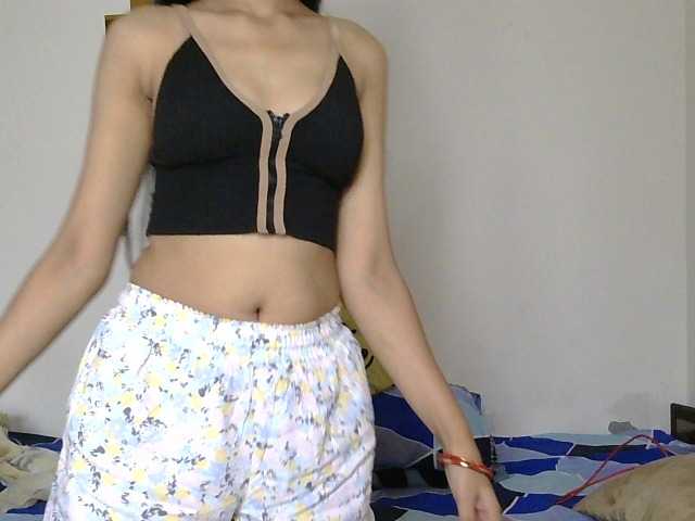Yashika live cam on BongaCams