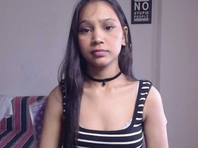 Yashika live cam on BongaCams