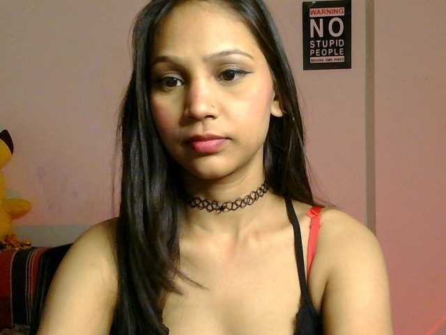 Yashika live cam on BongaCams