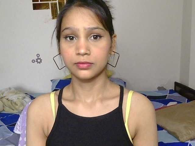 Yashika live cam on BongaCams