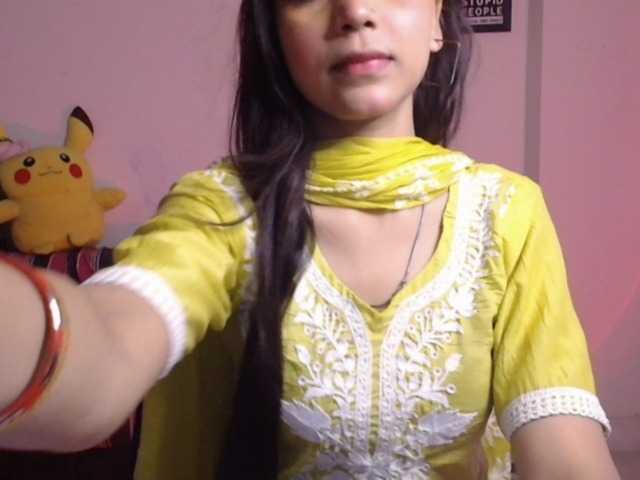 Yashika live cam on BongaCams