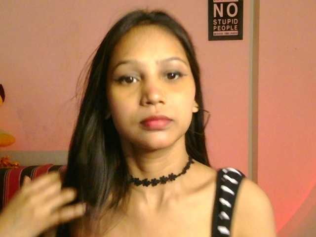 Yashika live cam on BongaCams
