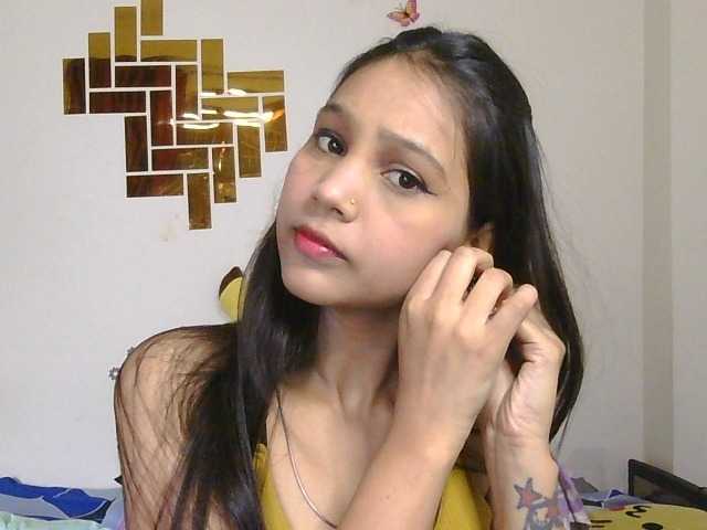 Yashika live cam on BongaCams