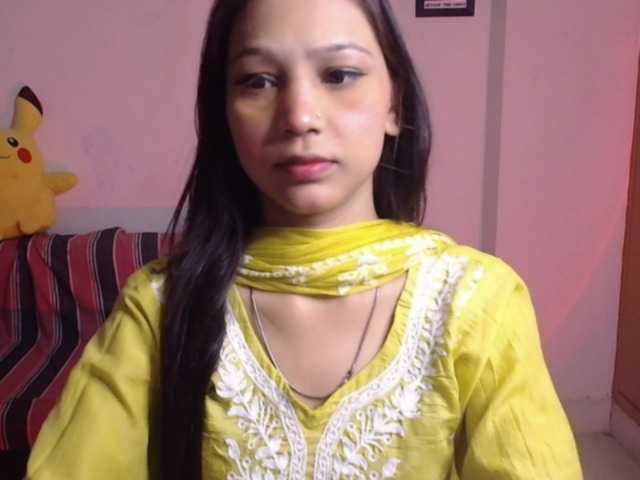 Yashika live cam on BongaCams