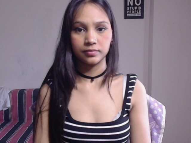 Yashika live cam on BongaCams