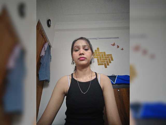 Yashika live cam on BongaCams