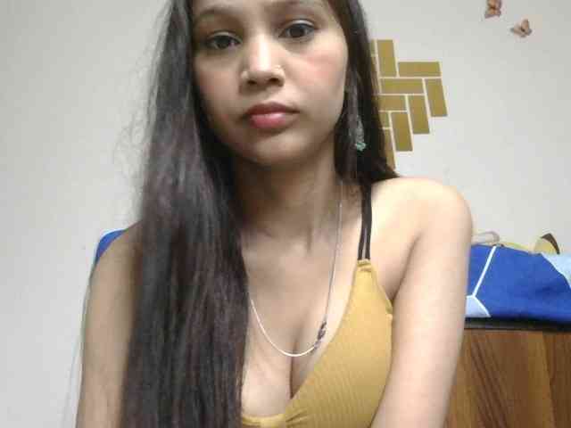Yashika's cam show statistics and live stream
