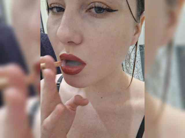 -Molly webcam