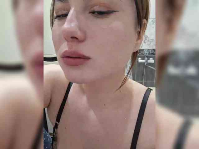 -Molly webcam