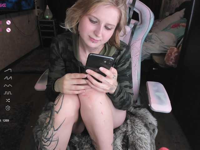 goth-bimbo live cam