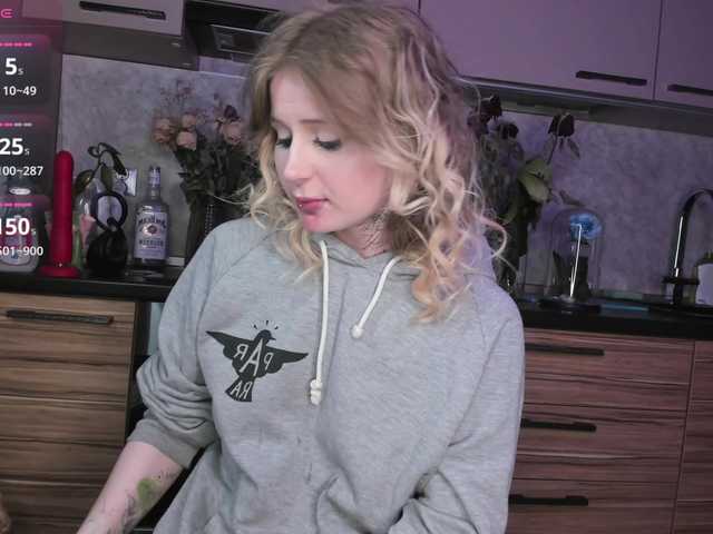 goth-bimbo Live Cam on BongaCams