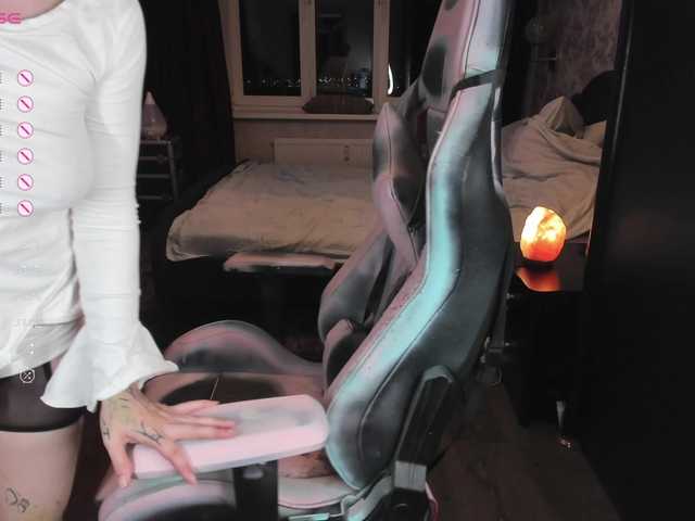 goth-bimbo live cam on BongaCams