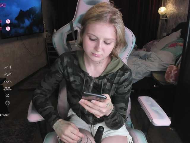 goth-bimbo live cam