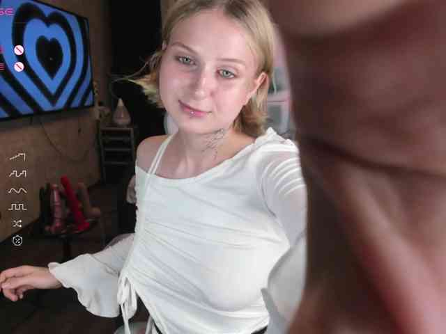 goth-bimbo webcam