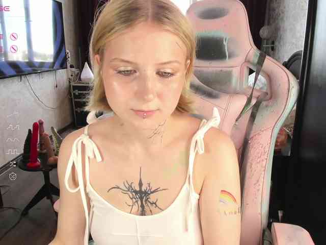 goth-bimbo webcam