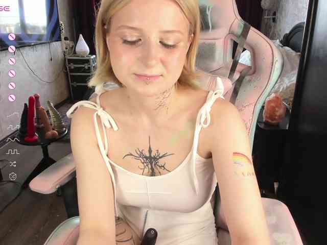 goth-bimbo webcam