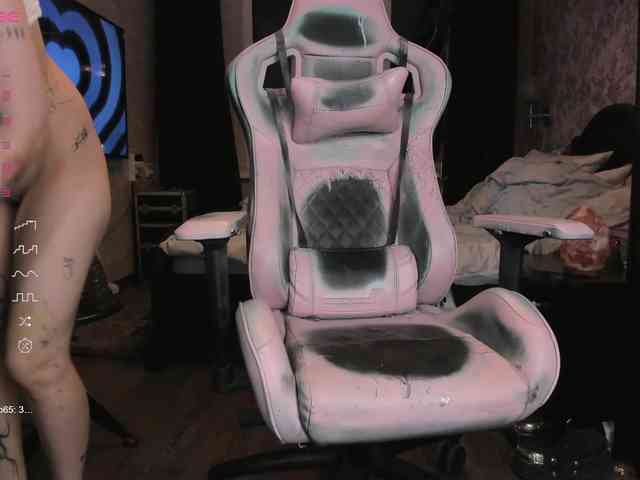 goth-bimbo webcam