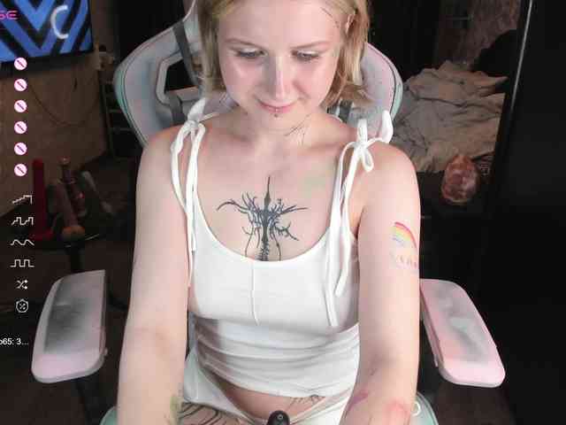 goth-bimbo webcam