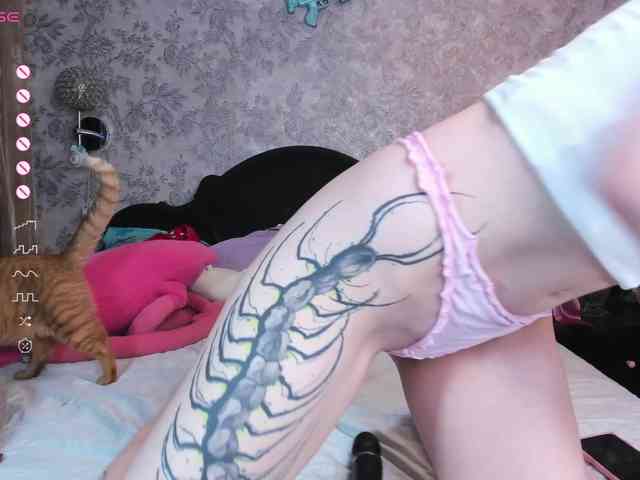goth-bimbo webcam
