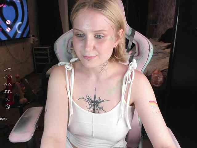 goth-bimbo webcam
