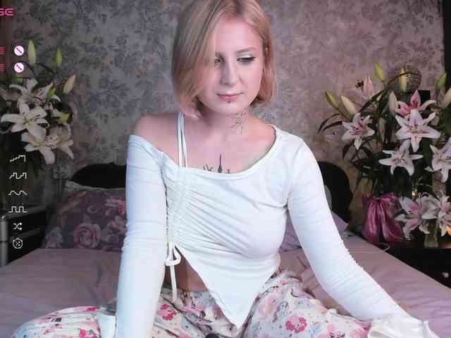 goth-bimbo webcam