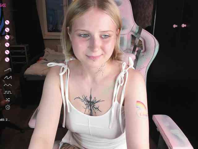 goth-bimbo webcam