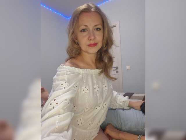 Chelsi16 live cam on BongaCams