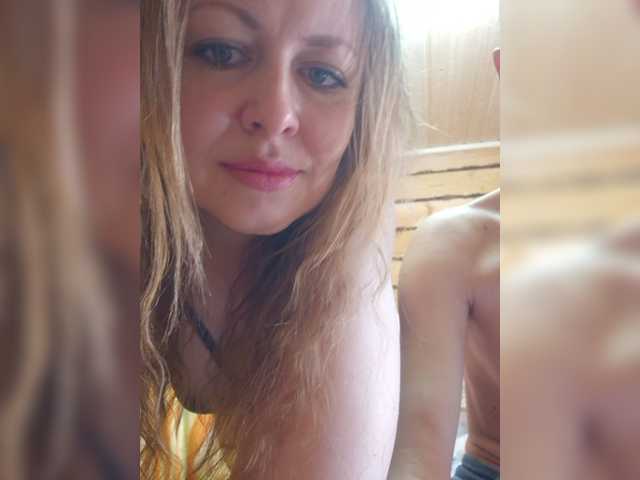 Chelsi16 live cam on BongaCams