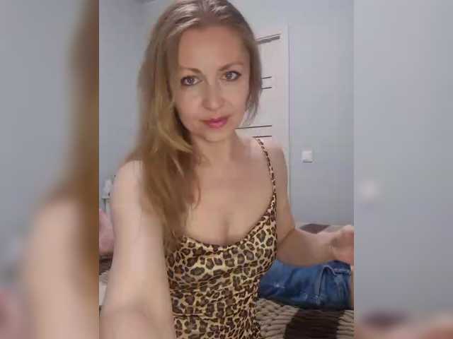 Chelsi16 live cam on BongaCams
