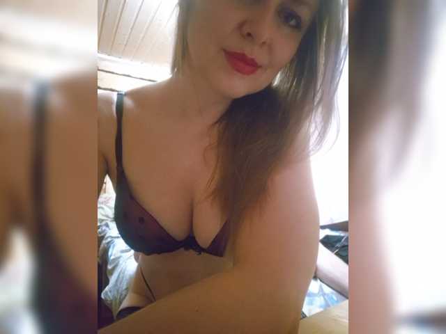 Chelsi16 live cam on BongaCams