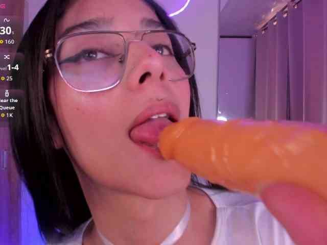 allison-alahia Sex Cam Show