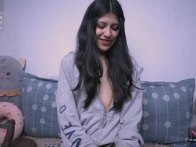 petite-paola's BongaCams show and profile