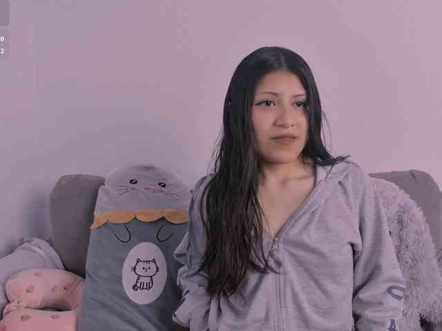 petite-paola webcam