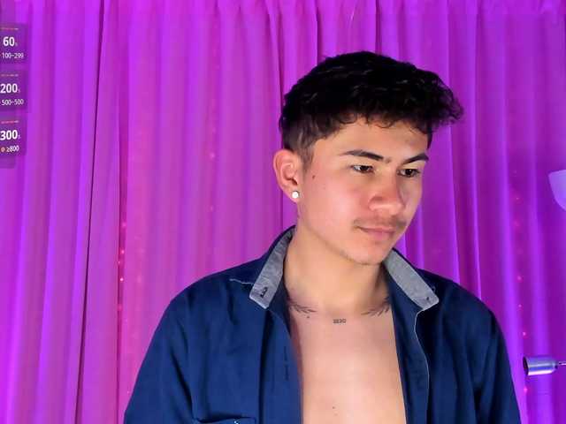 noah-and-rose live cam on BongaCams